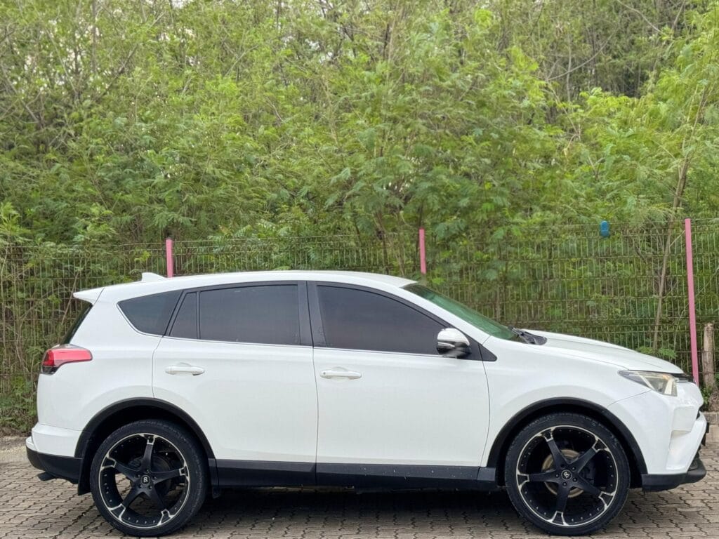 Toyota Rav4 2016 Inauzwa Dar es salaam Tanzania