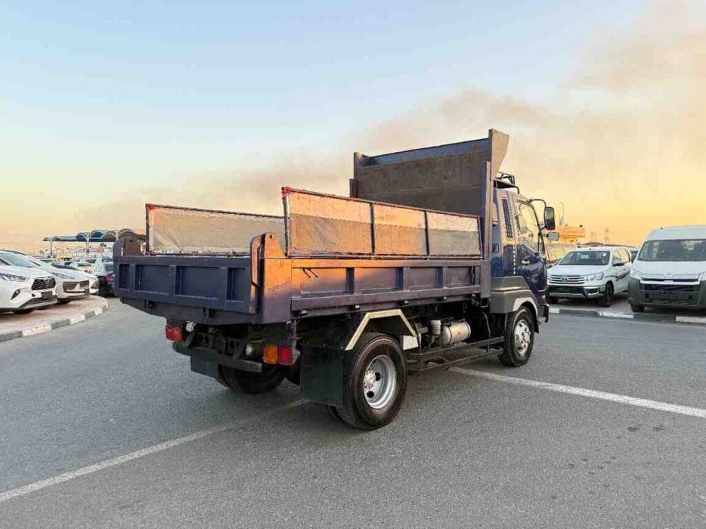 Mitsubishi Fuso 1995 Inauzwa Dar es salaam Tanzania
