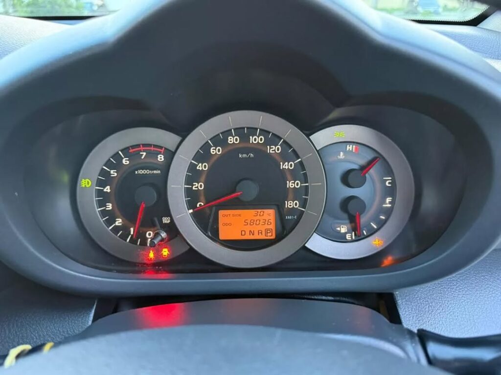 Price Toyota Vanguard 2012 for Sale in Dar es Salaam