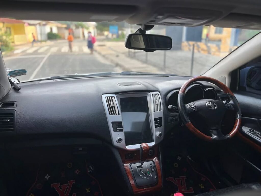 Magari Harrier 2007 lipo Dar es Salaam