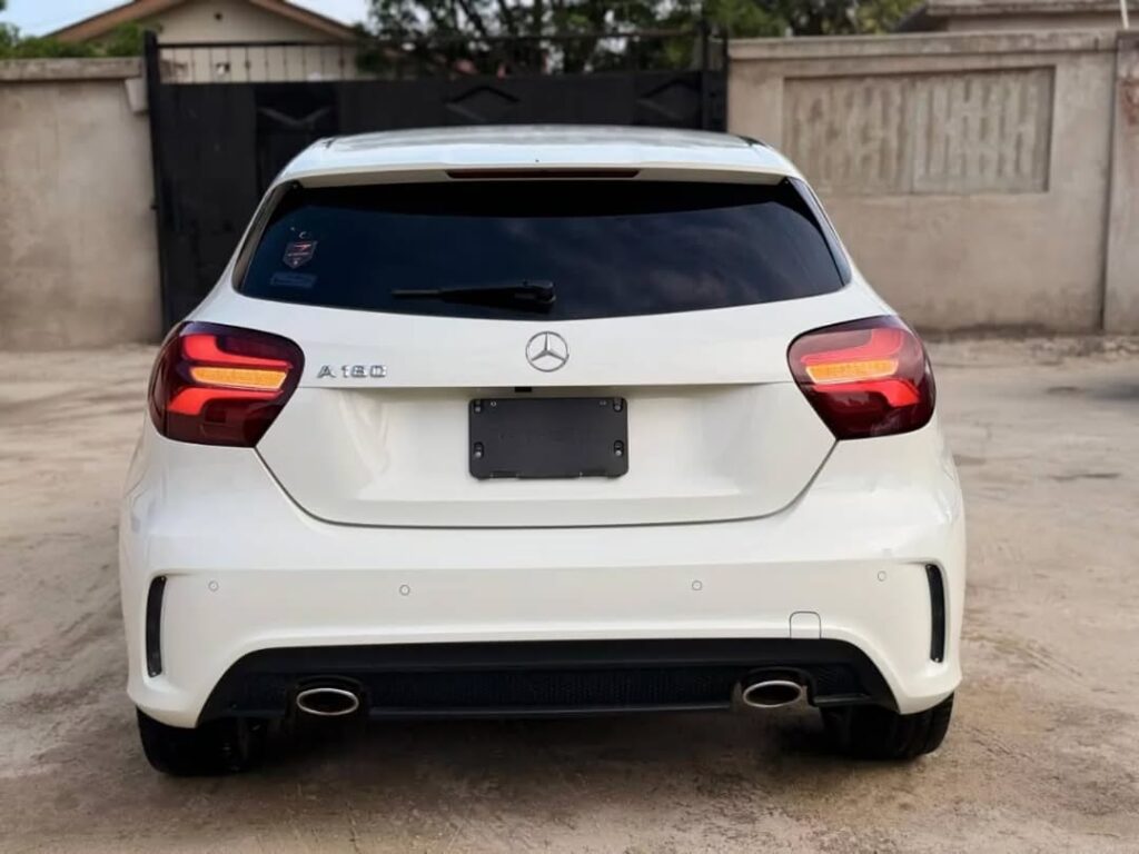 Benz A-Class bei poa sokoni Dar es Salaam Tanzania