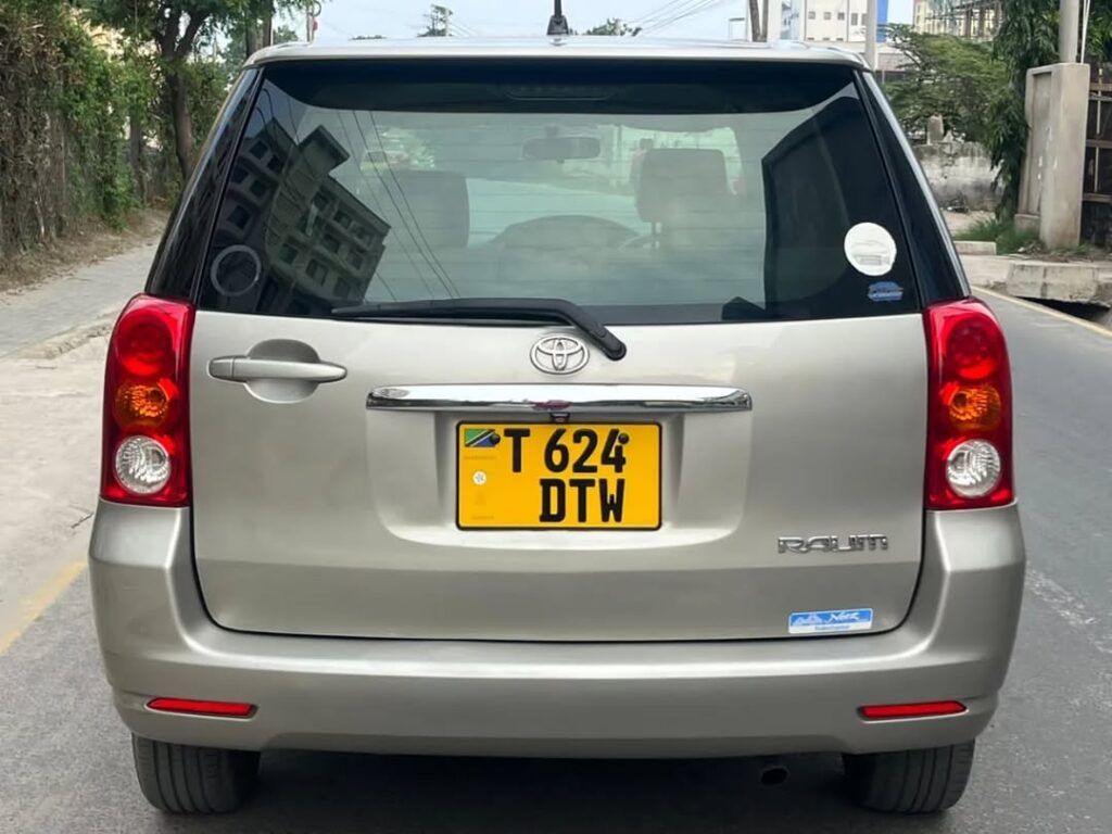 Magari Raum 2003 lipo Dar es Salaam
