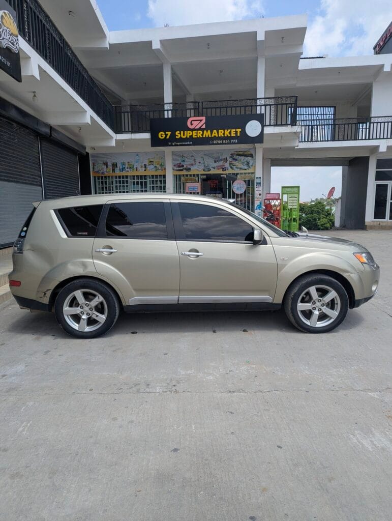 For Sale Mitsubishi Outlander 2007 in Dar es salaam