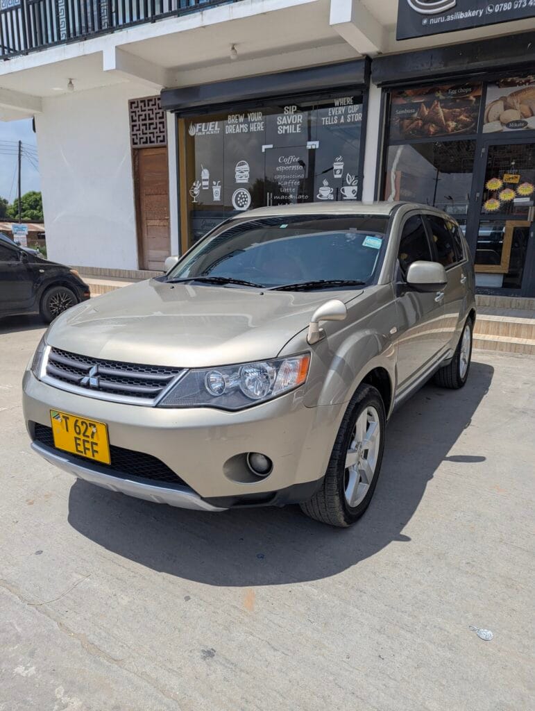 Used Mitsubishi Outlander 2007 for Sale in Dar es salaam