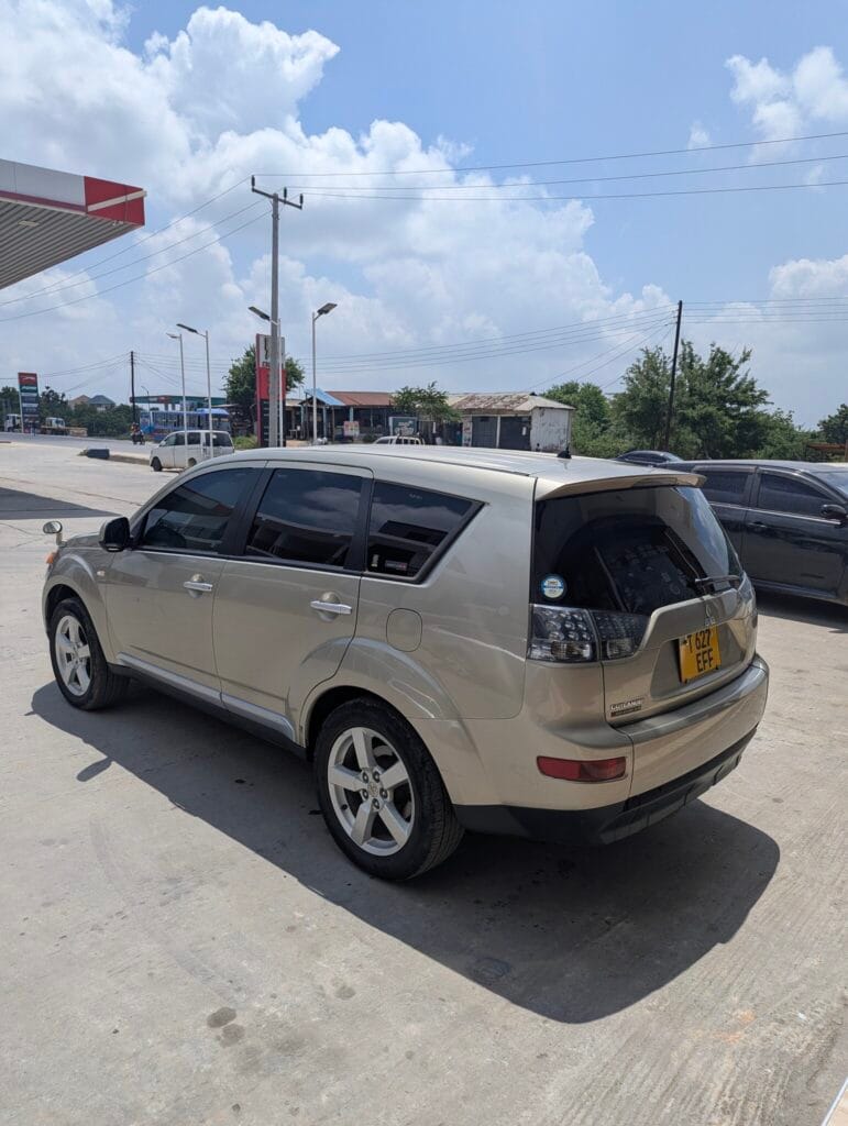 Used Mitsubishi Outlander 2007 for Sale in Dar es salaam