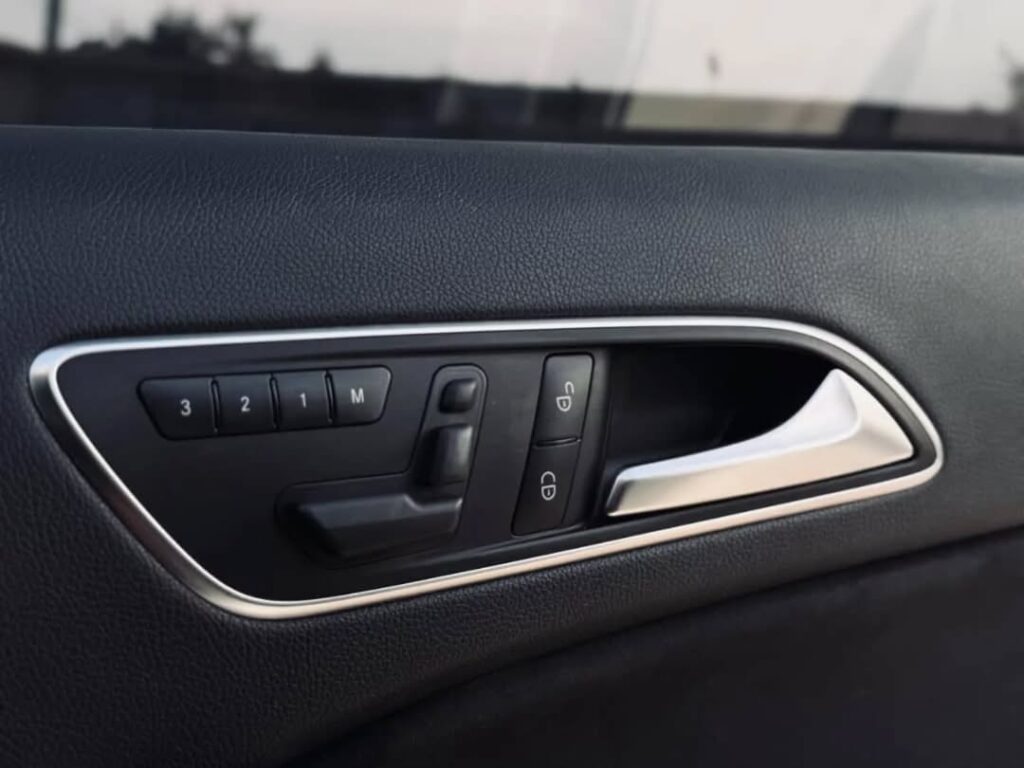 Magari Sokoni Benz A-Class ya Bei Poa 2014