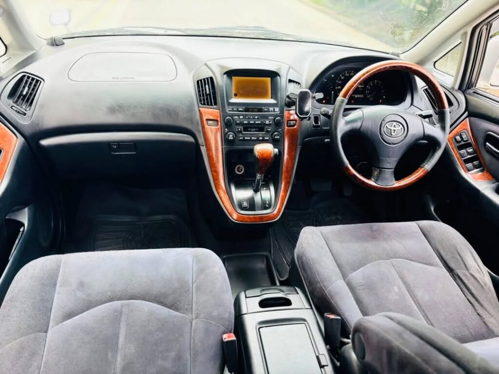 Magari Harrier 2003 lipo Dar es Salaam