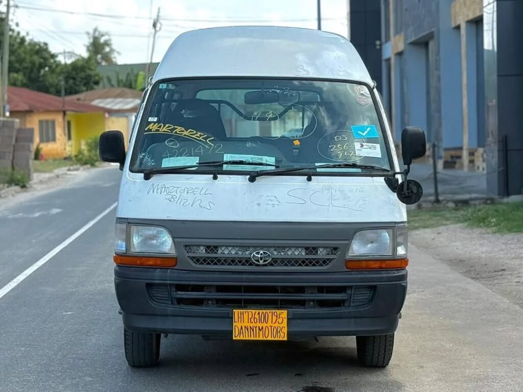 Price Toyota Hiace 2000 for Sale in Dar es Salaam