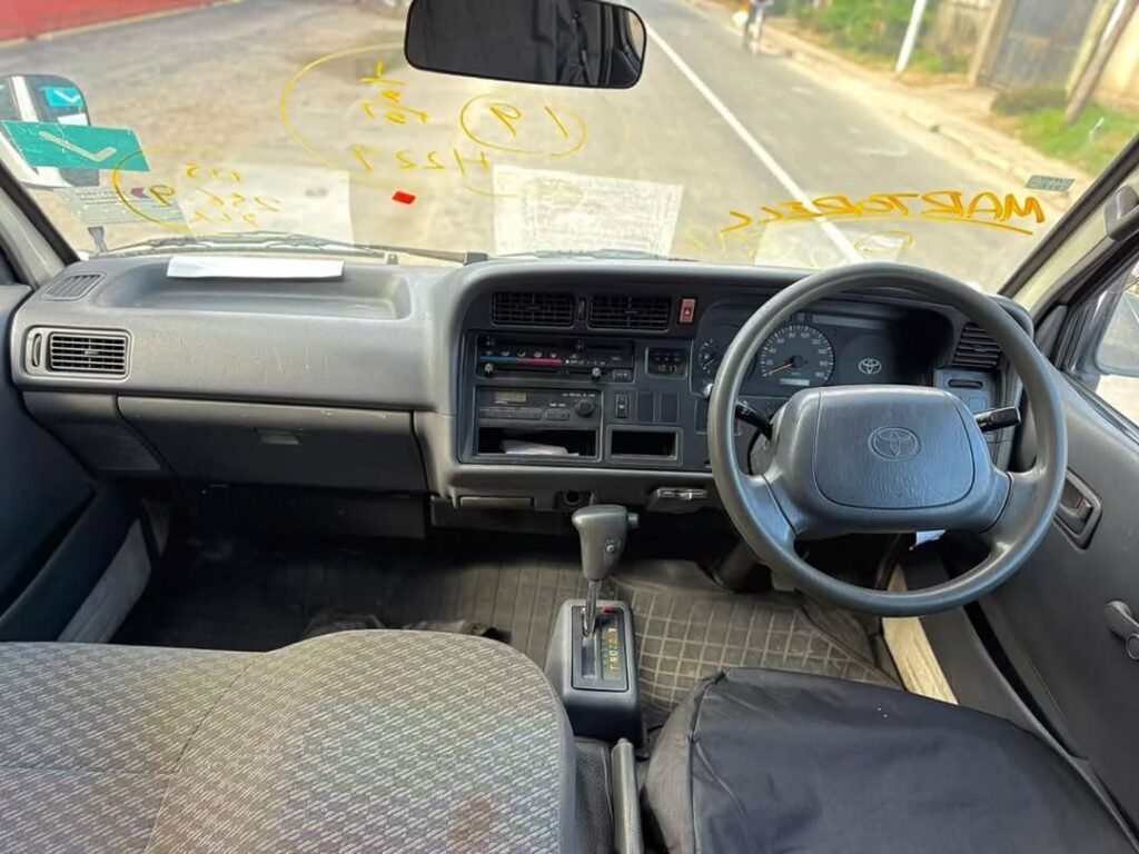 Price Of Toyota Hiace 2000 for Sale in Tanzania