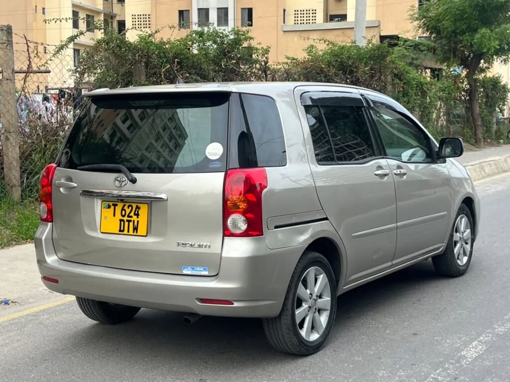 Magari Sokoni Toyota Raum ya Bei Poa 2003
