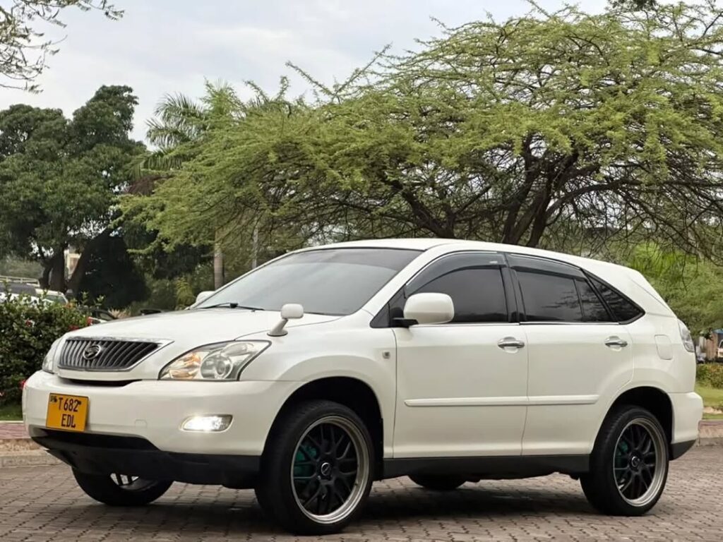 Magari Harrier 2007 lipo Dar es Salaam