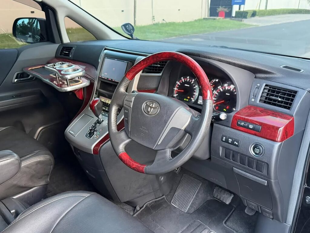Price Toyota Vellfire 2011 for Sale in Dar es Salaam