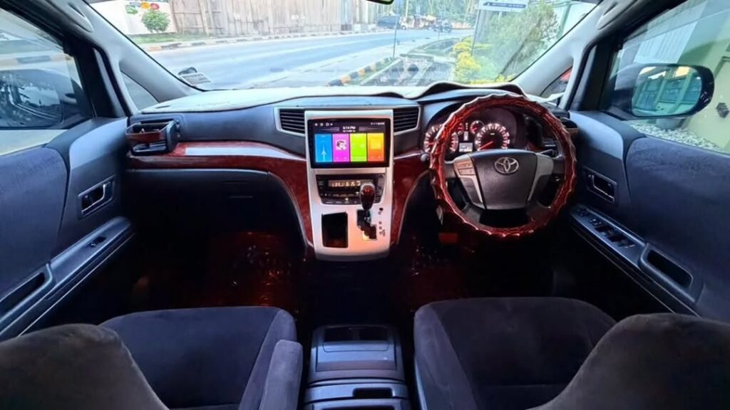 Price Of Toyota Vellfire 2010 for Sale in Tanzania