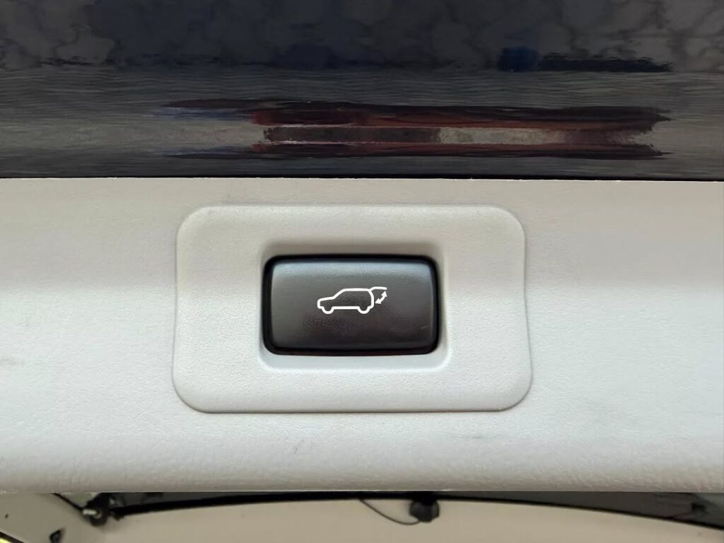 Price Toyota Alphard 2006 for Sale in Dar es Salaam