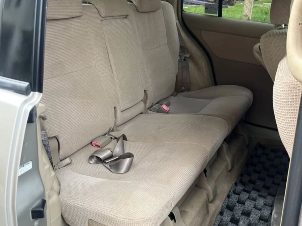 Bei ya Toyota Raum 2003 Sokoni Dar es Salaam Tanzania