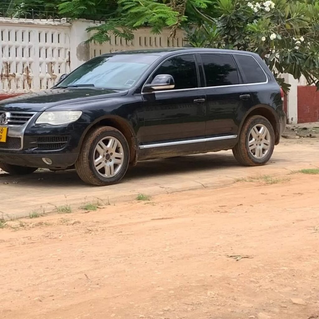 Volkswagen Touareg bei poa sokoni Dar es Salaam Tanzania