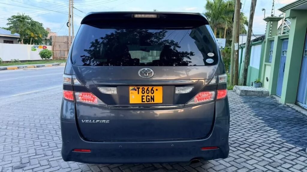 Used Toyota Vellfire 2010 for Sale in Dar es Salaam