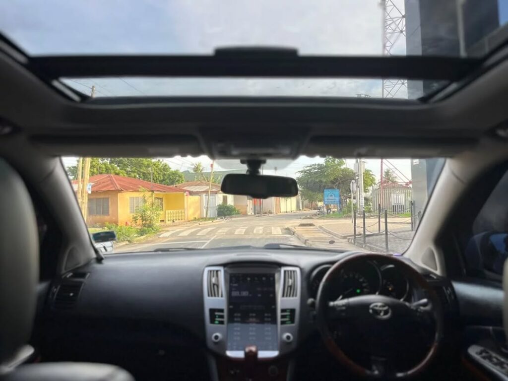 Toyota Harrier bei poa sokoni Dar es Salaam Tanzania