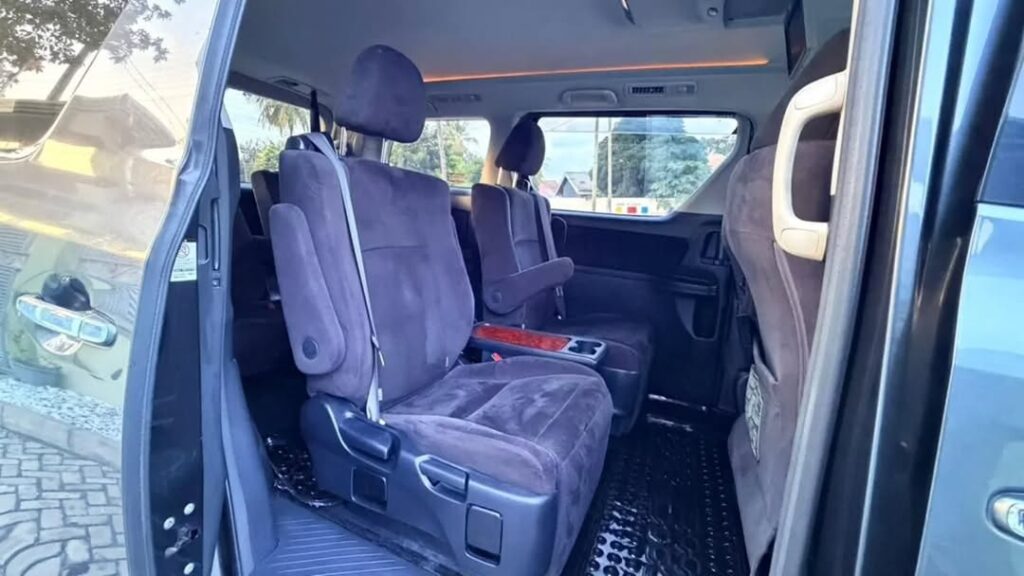 Toyota Vellfire 2010 for Sale in Dar es Salaam
