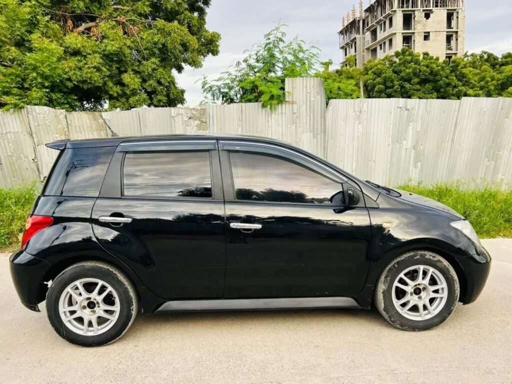 Bei ya Toyota IST 2003 Sokoni Dar es Salaam Tanzania