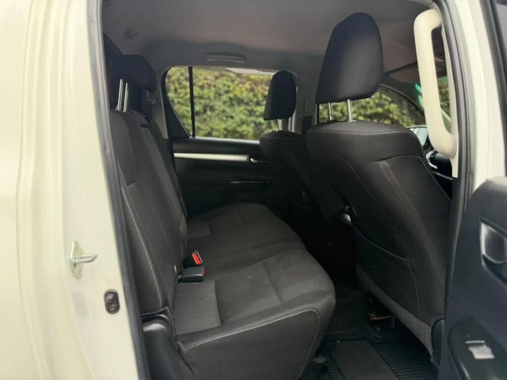 Magari Sokoni Toyota Hilux ya Bei Poa 2018