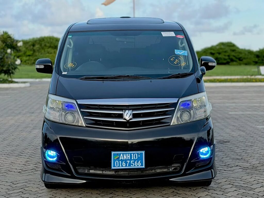 Toyota Alphard 2006 for Sale in Dar es Salaam