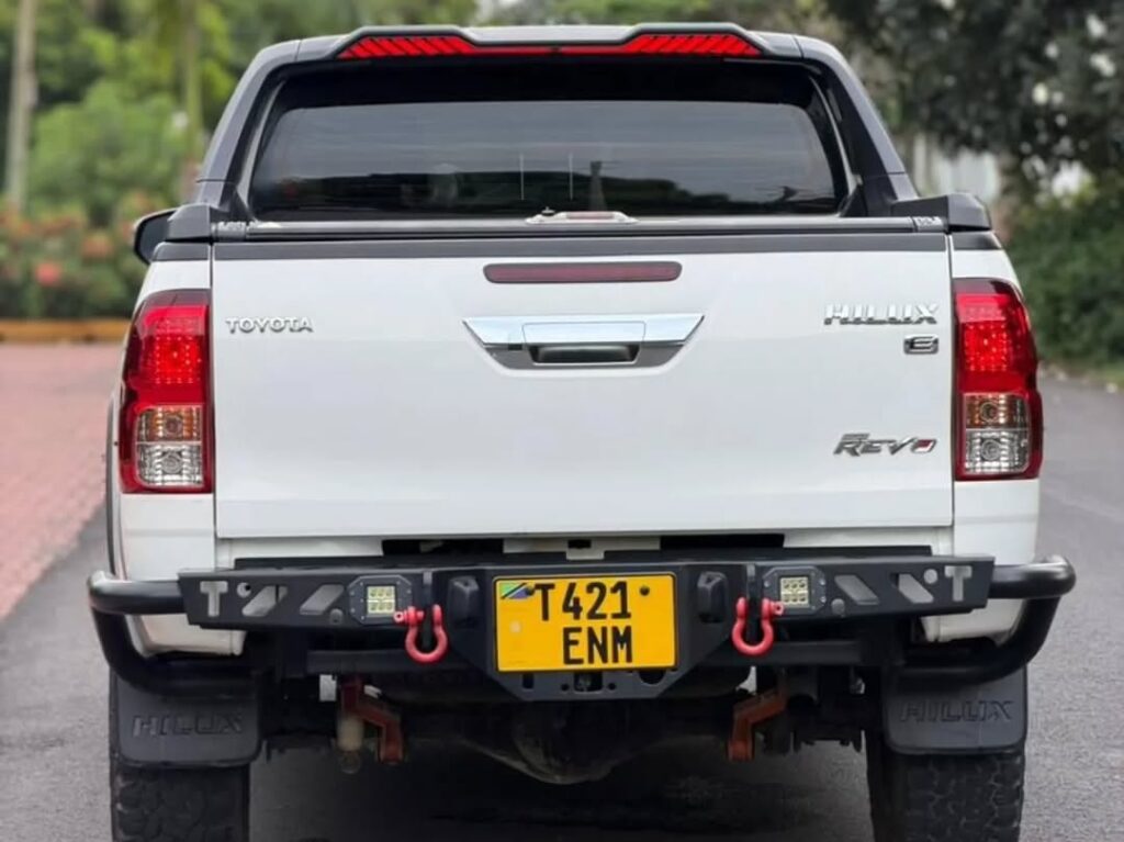 Magari Hilux 2018 lipo Dar es Salaam