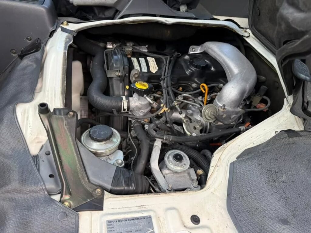 Price Of Toyota Hiace 2000 for Sale in Tanzania