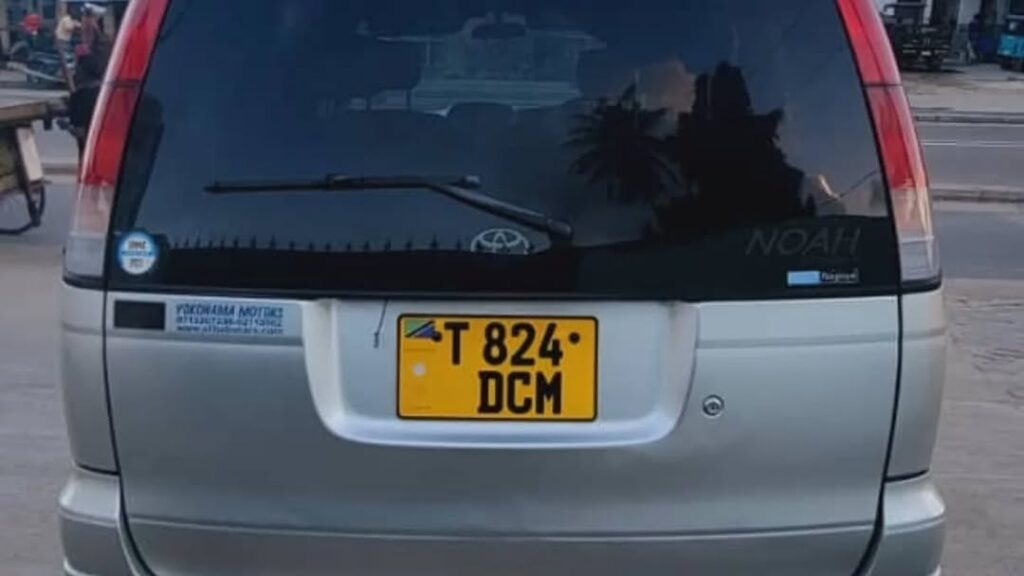 Toyota Noah 2000 for Sale in Dar es Salaam