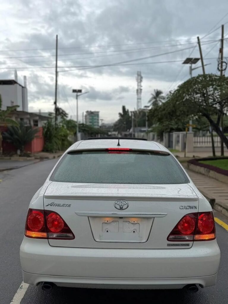 Buy Toyota Crown 2006 for Sale in Dar es Salaam
