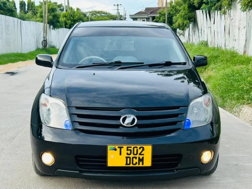 Magari Used Toyota IST 2003 Dar es Salaam Tanzania