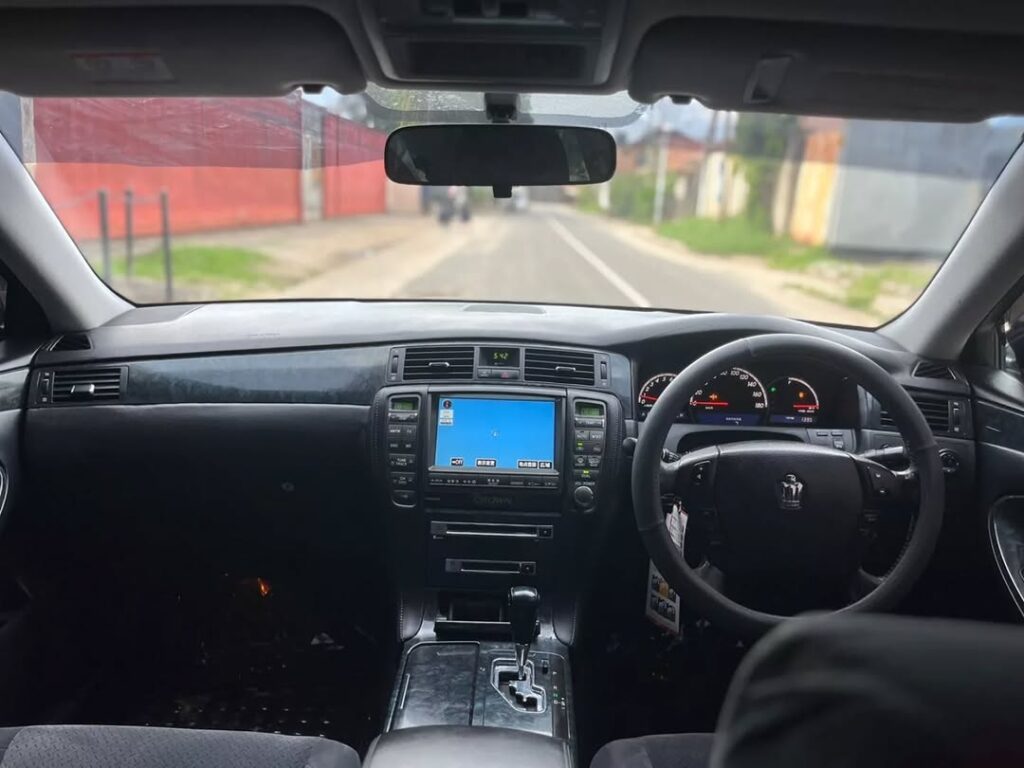 Price Of Toyota Crown 2006 for Sale in Tanzania
