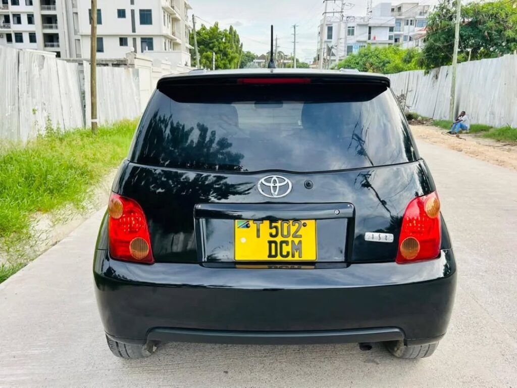 Toyota IST bei poa sokoni Dar es Salaam Tanzania