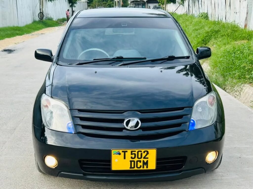 Toyota IST 2003 Inauzwa Dar es Salaam Tanzania