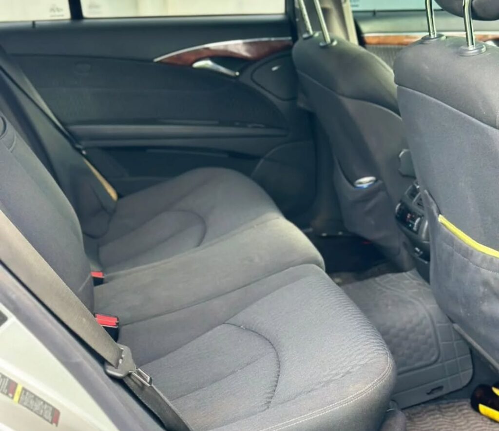 Magari Sokoni Benz E-Class ya Bei Poa 2004