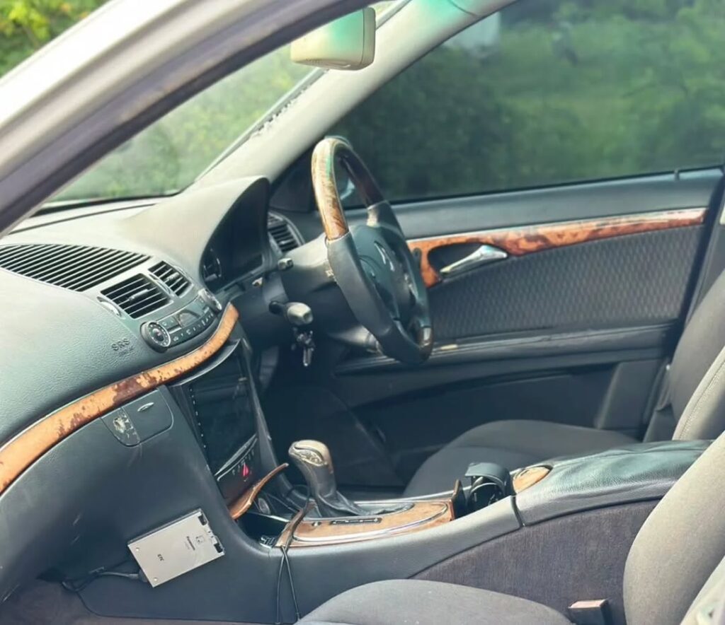 Magari Sokoni Benz E-Class ya Bei Poa 2004