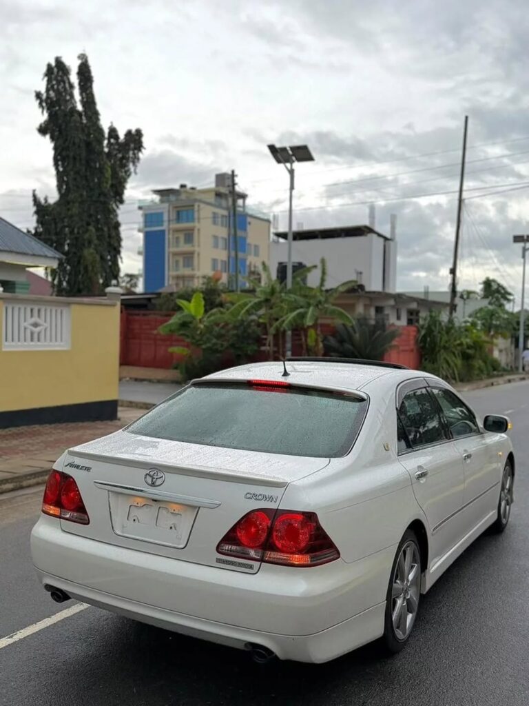 Buy Toyota Crown 2006 for Sale in Dar es Salaam