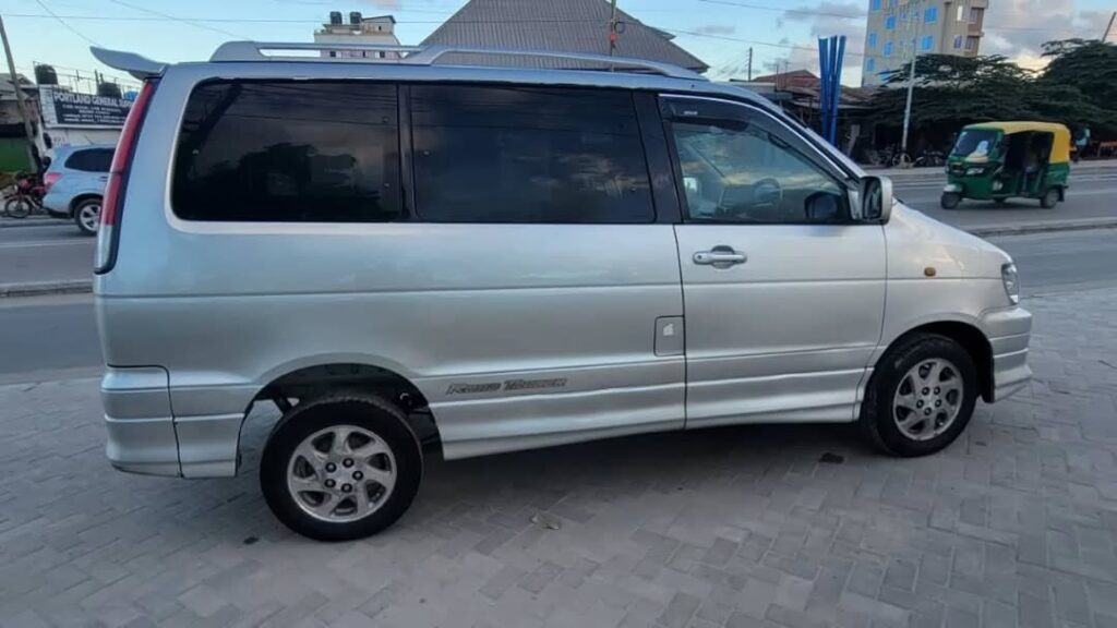 Price Of Toyota Noah 2000 for Sale in Tanzania