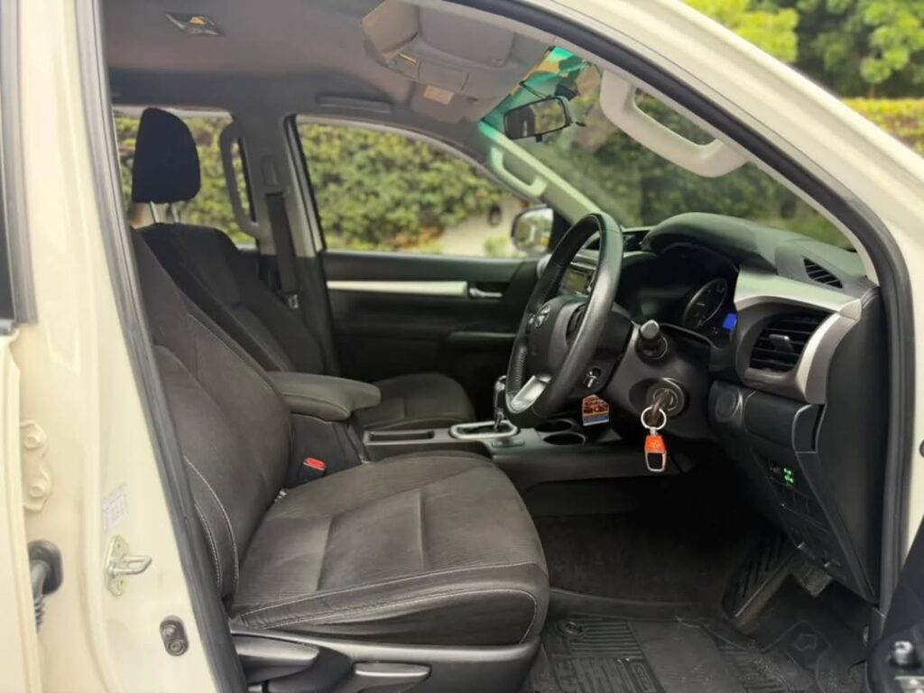 Magari Sokoni Toyota Hilux ya Bei Poa 2018