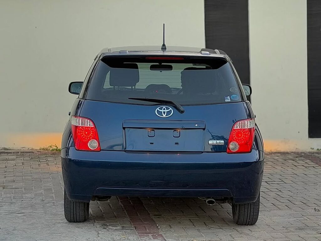 Toyota IST 2006 Inauzwa Dar es Salaam Tanzania