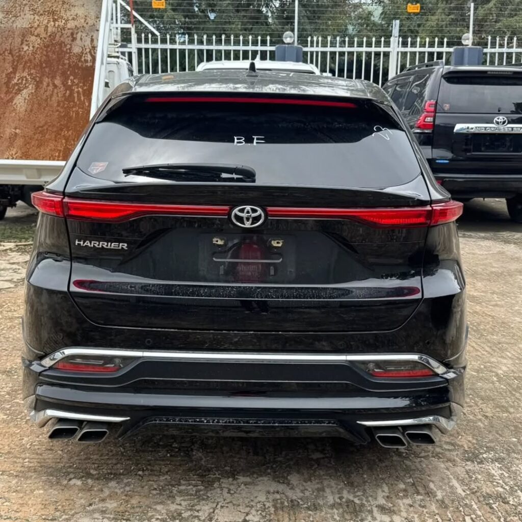 Toyota Harrier bei poa sokoni Dar es Salaam Tanzania