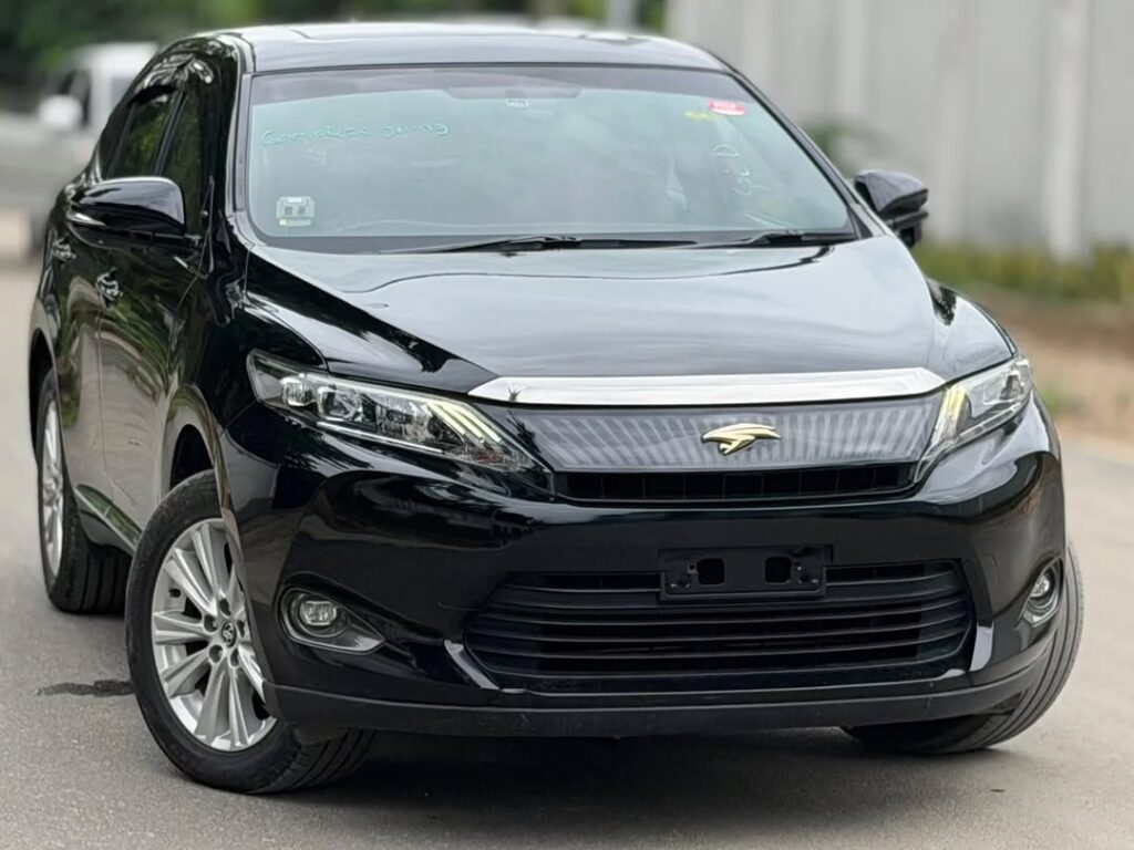 Toyota Harrier 2015 Inauzwa Dar es Salaam Tanzania