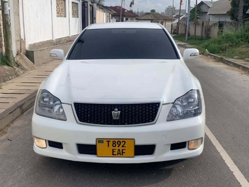 For Sale Toyota Crown 2006 in Dar es Salaam