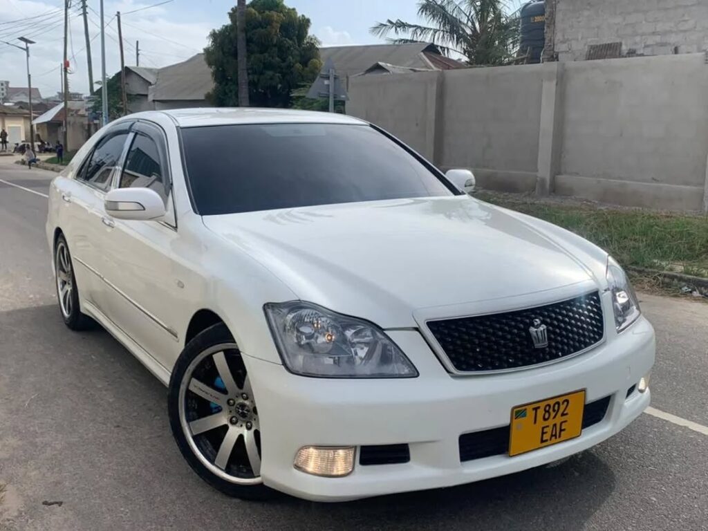 Toyota Crown 2006 for Sale in Dar es Salaam
