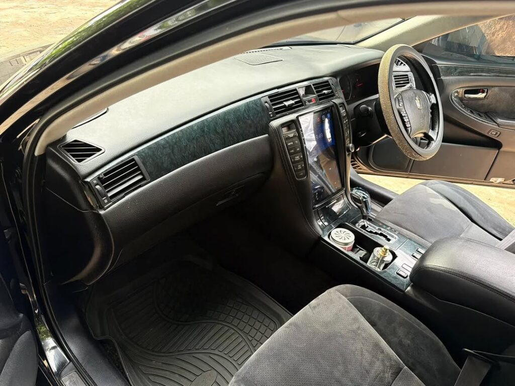 Bei ya Toyota Crown 2006 Sokoni Dar es Salaam Tanzania