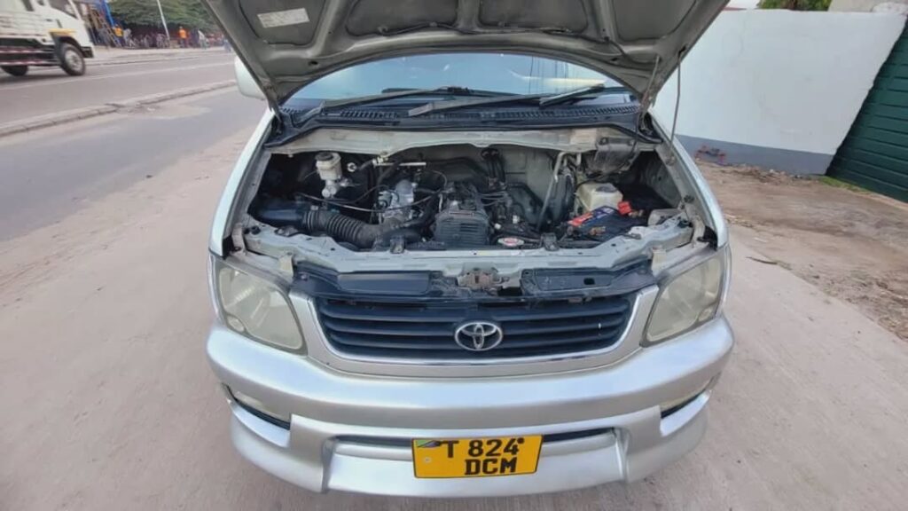 Price Toyota Noah 2000 for Sale in Dar es Salaam