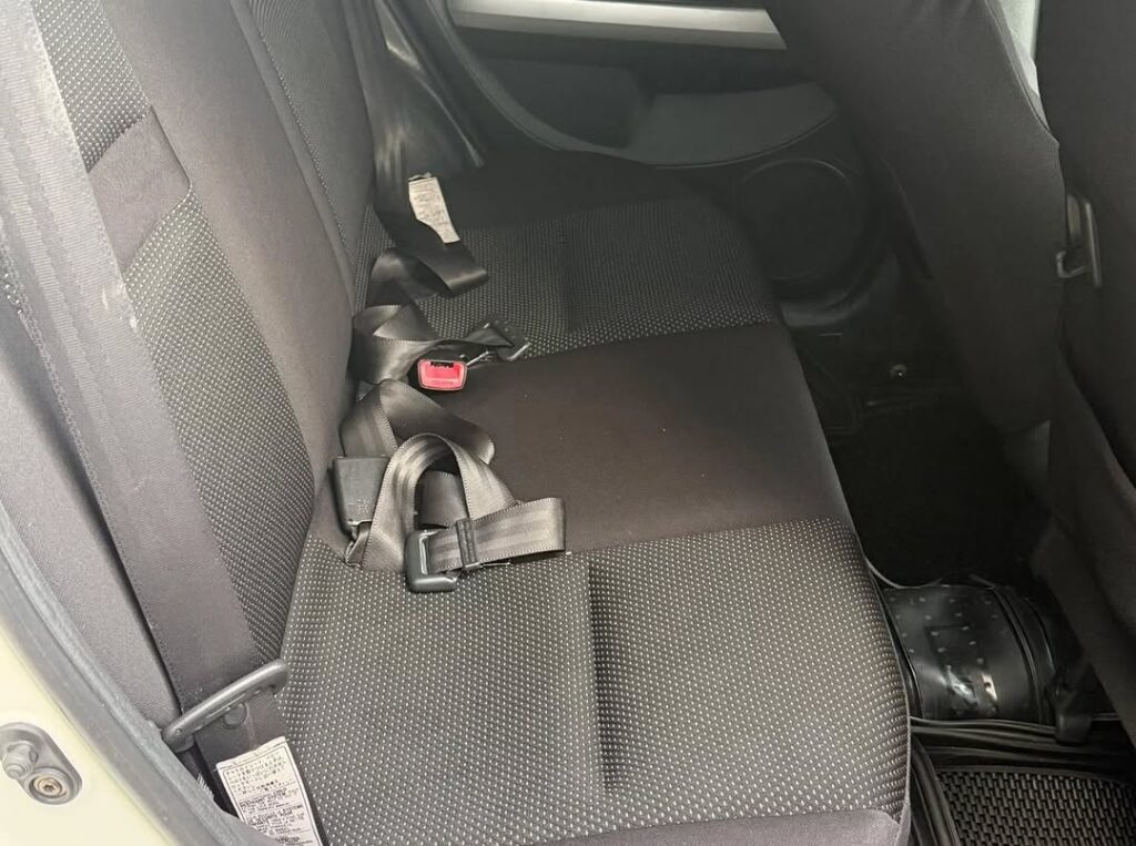 Toyota IST bei poa sokoni Dar es Salaam Tanzania