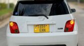 Magari Sokoni Toyota IST ya Bei Poa 2004