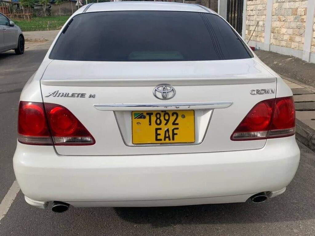 Price Toyota Crown 2006 for Sale in Dar es Salaam