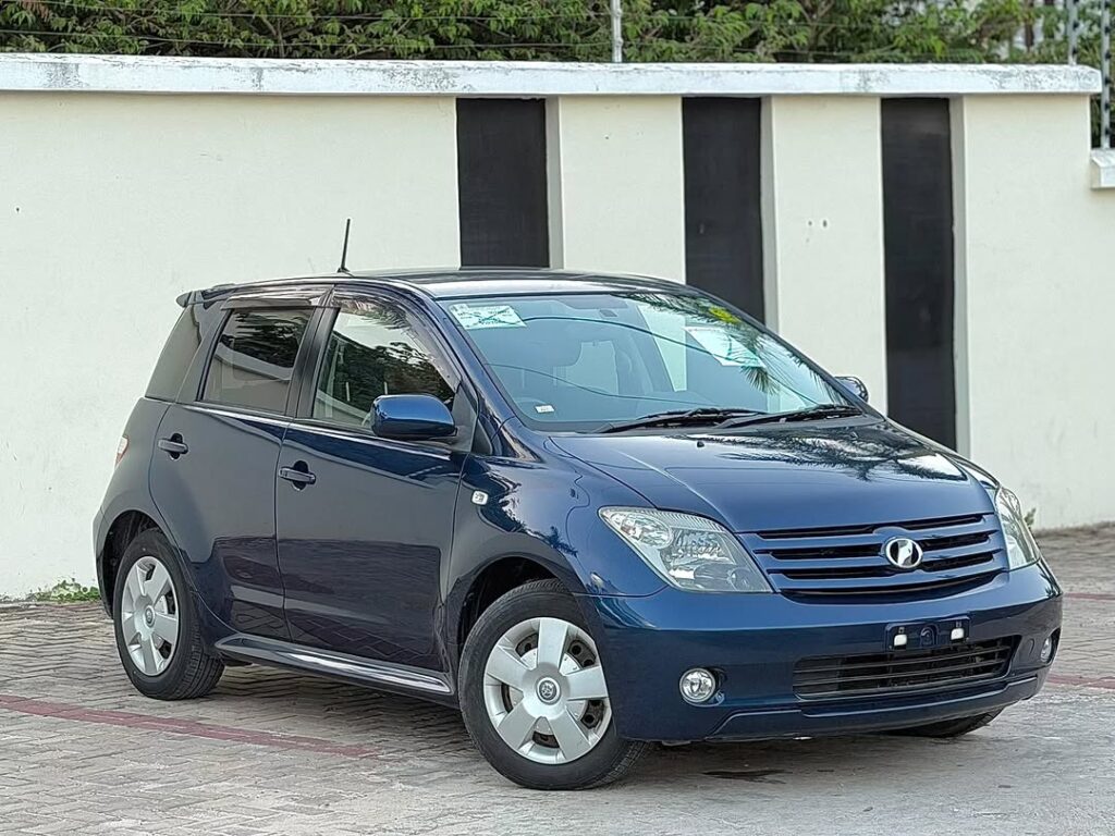 Toyota IST bei poa sokoni Dar es Salaam Tanzania